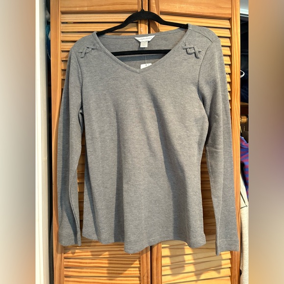 Christopher & Banks Size Small Gray V-Neck Women's Long Sleeved Top NWT - Picture 1 of 8